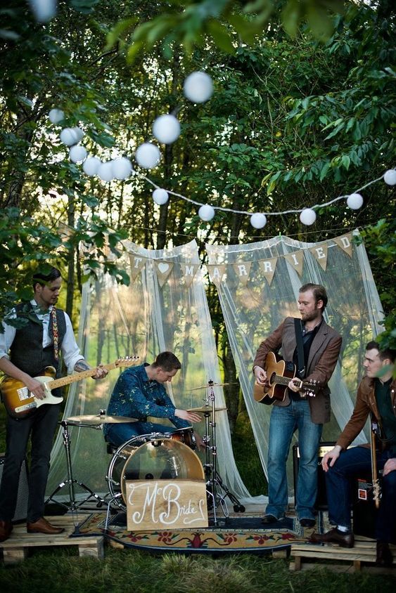 Band, Deejay and Musicians